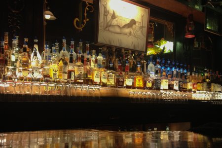De drankvoorraad van Big Nose Kates Saloon